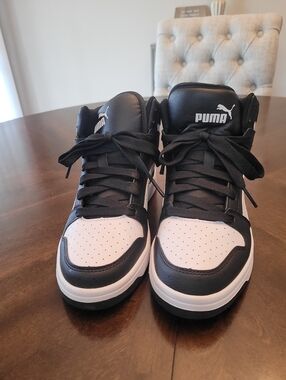 Puma Black and White High-Top Sneakers. (Child) Size 6C